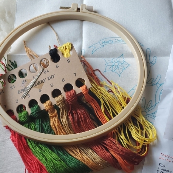 Merry Christmas Embroidery Kit with Red and Green Threads - Picture 3 of 7